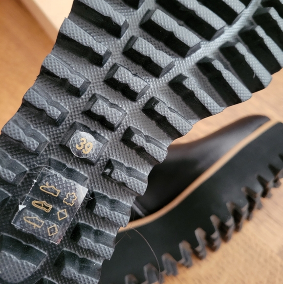 All Black Platform Chelsea Boots - black - Picture 11 of 11